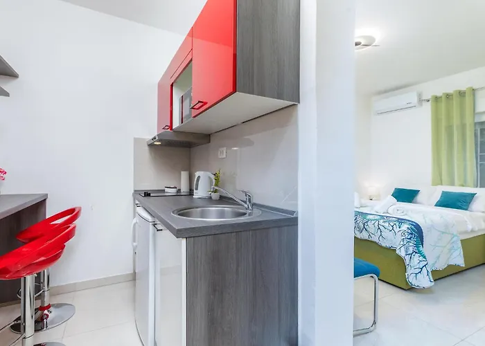 Lovely In 아파트 풀라