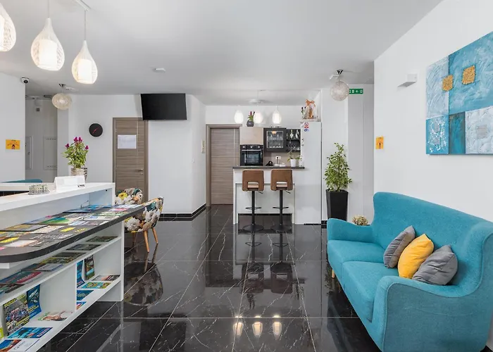 Lovely In * Πούλα