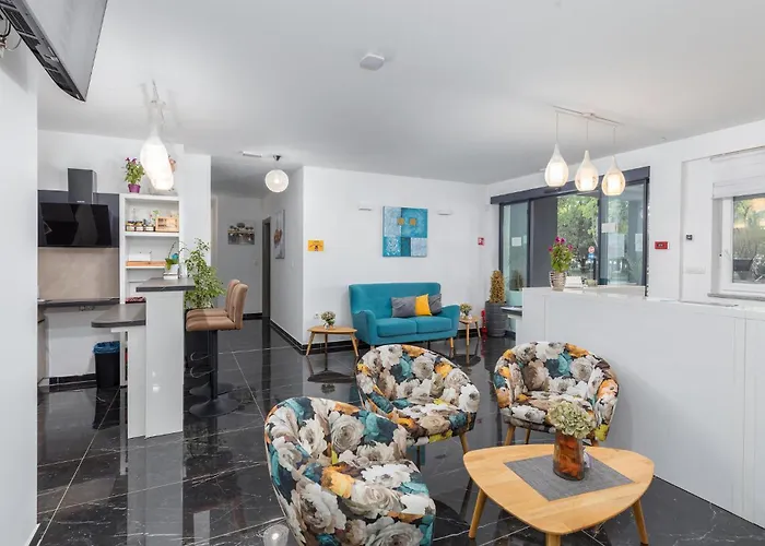 Διαμέρισμα Lovely In